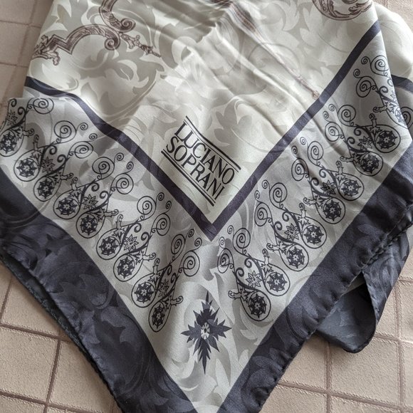 Vintage Luciano Soprani 100% Italian Silk Scarf - Picture 7 of 10